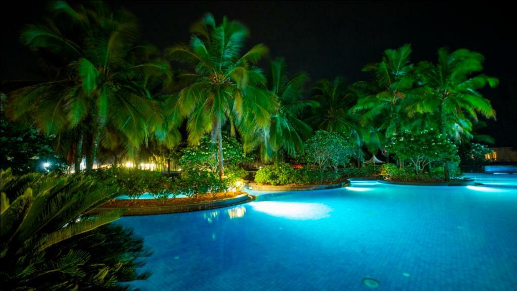 Hotel Ocean Spray Kālapettai Exterior foto